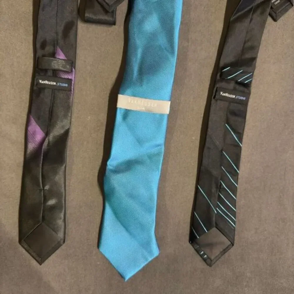Set‎ of 3 ties in blue, purple, and black #accessories - Picture 4 of 4